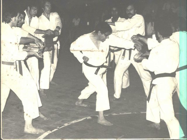 Aprendizaje y práctica de Karate-Do de la isla de Okinawa.-